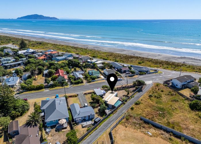  at 6 Rangiuru Road, Otaki Beach, Otaki
