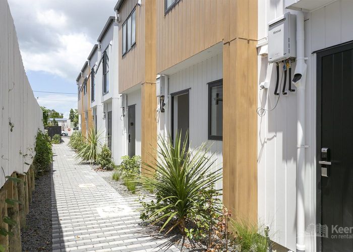  at 9/2C Walsall Street, Avondale, Auckland City, Auckland