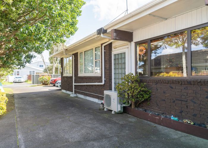  at 5 Montmere Avenue, Te Atatu Peninsula, Auckland