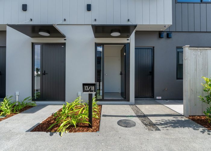  at 13/18 Paraone Crescent, Conifer Grove, Papakura, Auckland