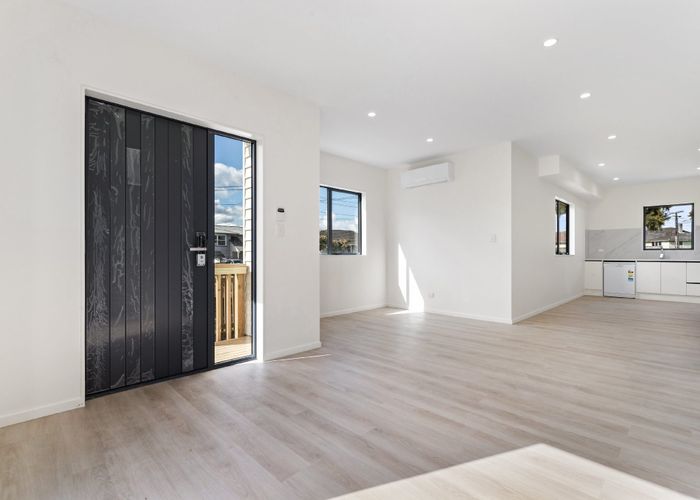  at 5/2 Clutha cres, Clover Park, Manukau City, Auckland