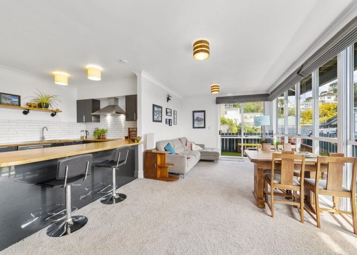  at 2 Pari Tai Way, HOUGHTON BAY 6023, WELLINGTON