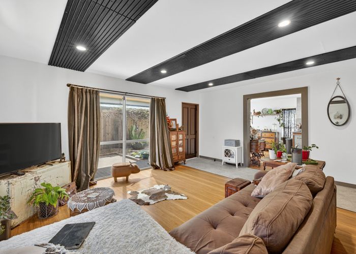  at 2/44 Shakespeare Road, Waltham, Christchurch City, Canterbury