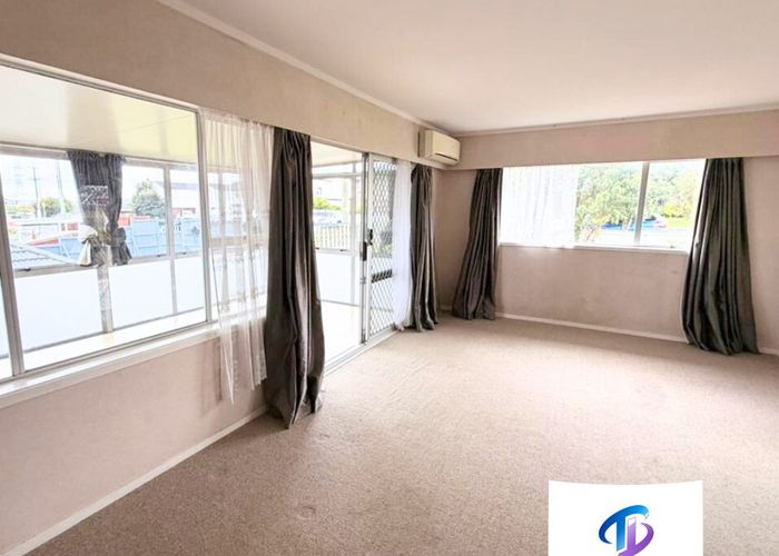  at 1/1305 Dominion Road Extention, Mount Roskill, Auckland City, Auckland