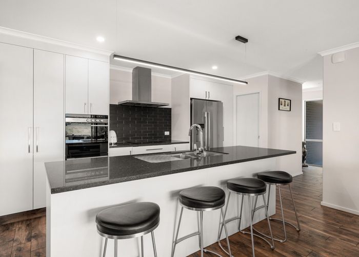  at 12 Betty May Drive, Pyes Pa, Tauranga