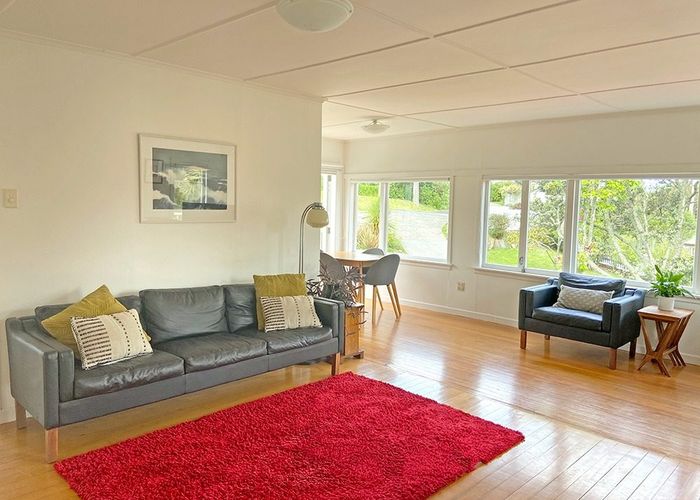  at 986 Beach Road, Torbay, North Shore City, Auckland