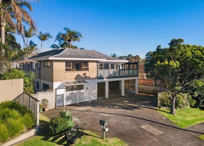  at 15 Pigeon Mountain Road, Half Moon Bay, Manukau City, Auckland