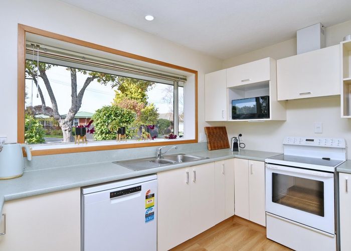  at 2/5 Rossiter Avenue, Redwood, Christchurch