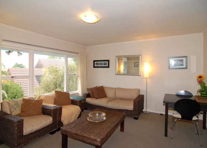  at 2/23 Belle Vue Avenue, Northcote Point, North Shore City, Auckland
