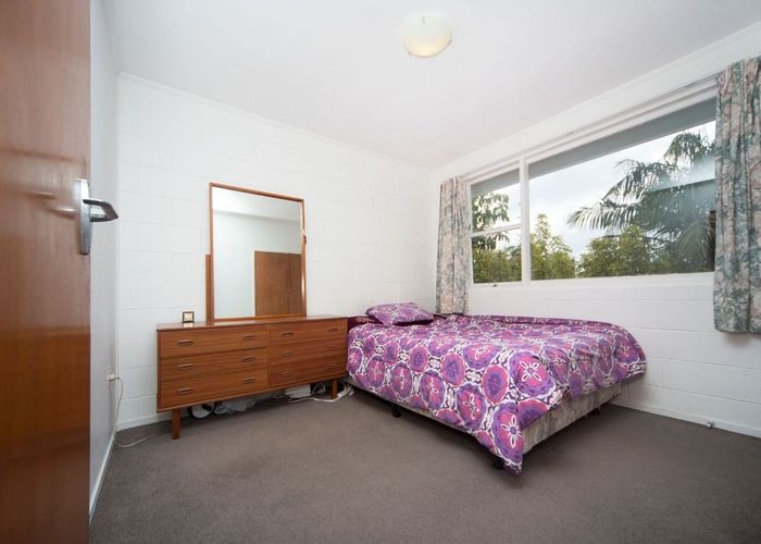  at 2/6 Parau Street, Mount Roskill, Auckland City, Auckland