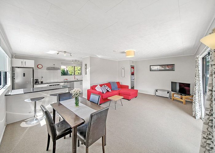  at 2/16 Beryl Place, Mangere East, Manukau City, Auckland