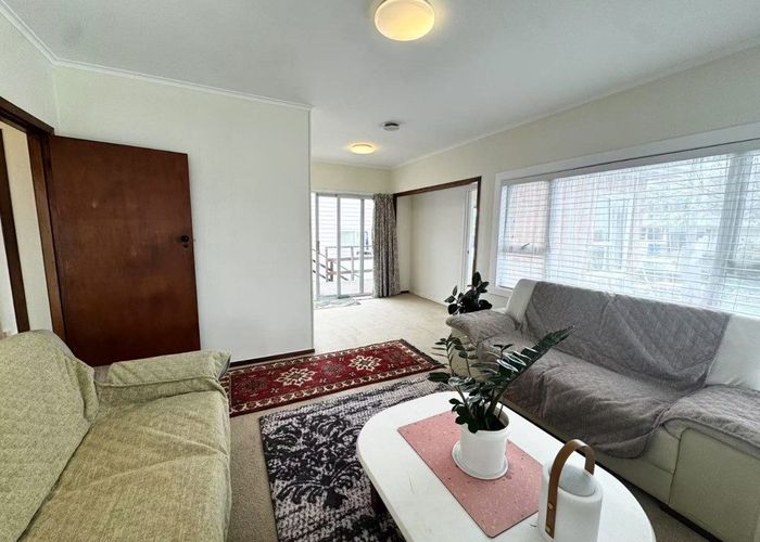  at 52 Old Lake Road, Narrow Neck, North Shore City, Auckland