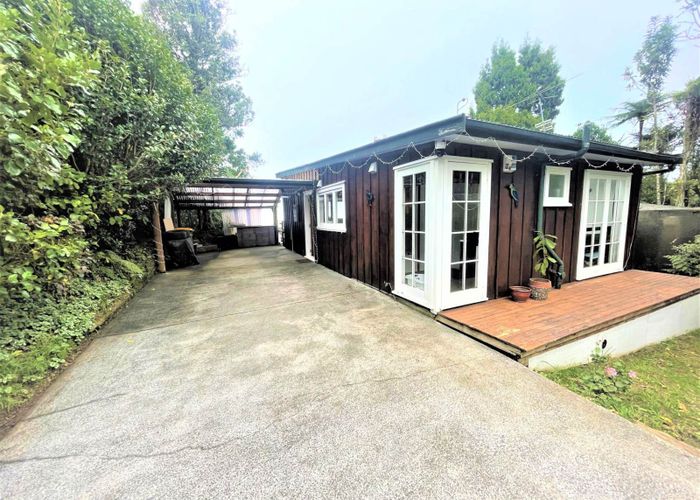  at 27A Quinns Road, Waiatarua, Waitakere City, Auckland