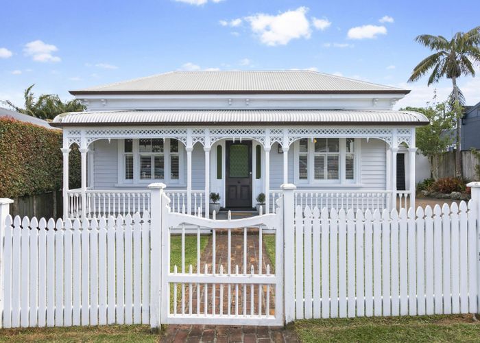  at 2 Kawerau Avenue, Devonport, Auckland