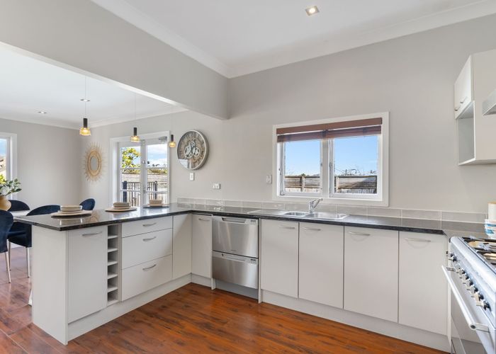  at 14 Scarlet Oak Drive, Schnapper Rock, North Shore City, Auckland