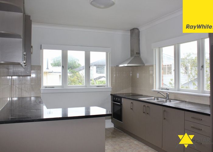  at 3 Invermay Avenue, Mount Roskill, Auckland City, Auckland