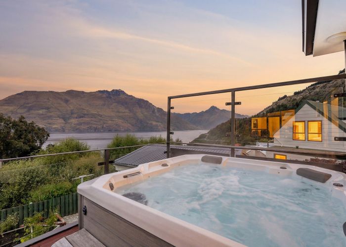  at 2 Evergreen Place, Sunshine Bay, Queenstown-Lakes, Otago