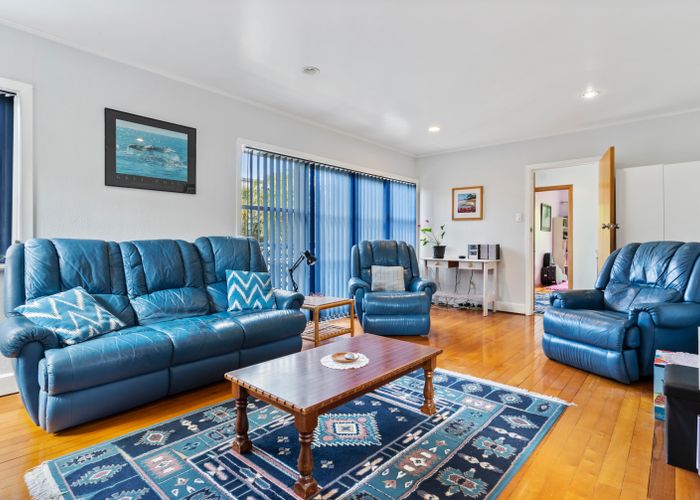  at 77 Buscomb Avenue, Henderson, Auckland