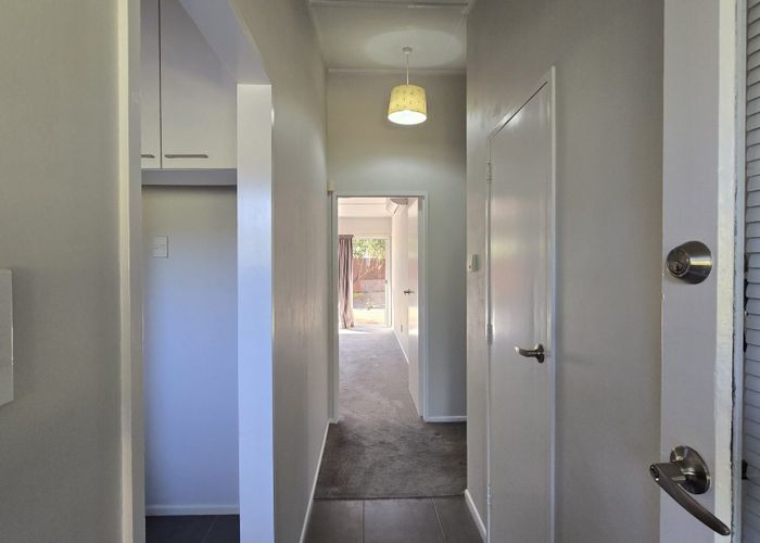  at 2/8 Waipuna rd, Mount Wellington, Auckland City, Auckland