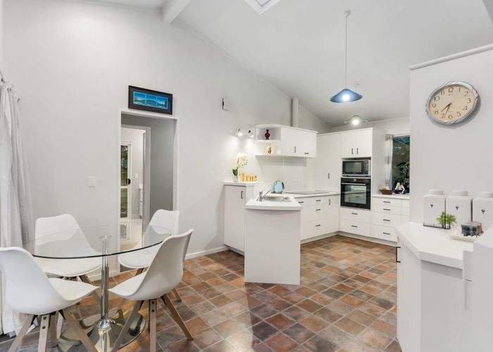  at 2/3 Tiri View Place, Waiake, North Shore City, Auckland