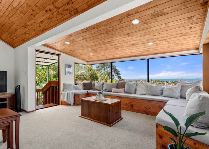  at 961 East Coast Road, Torbay, North Shore City, Auckland