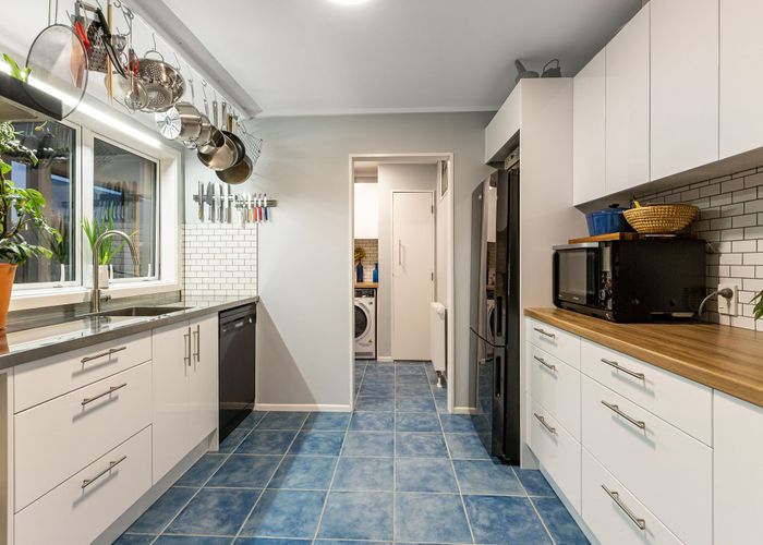  at 2/11 Mervyn Place, Plimmerton, Porirua, Wellington