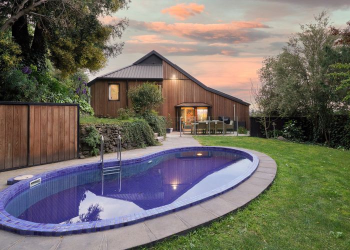  at 2 Cannon Hill Crescent, Mount Pleasant, Christchurch City, Canterbury