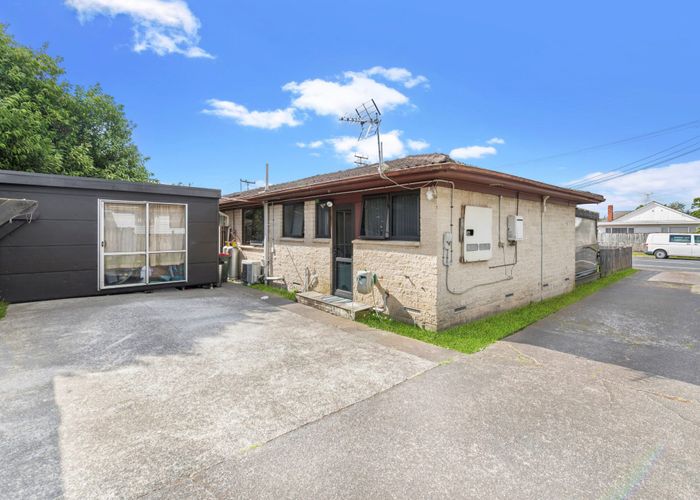  at 5/1 Plunket Avenue, Manukau Central, Auckland