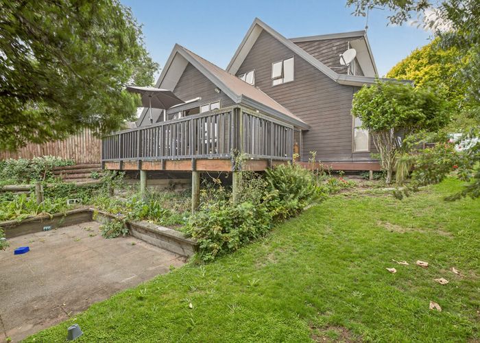  at 302 Lake Terrace Road, Shirley, Christchurch City, Canterbury