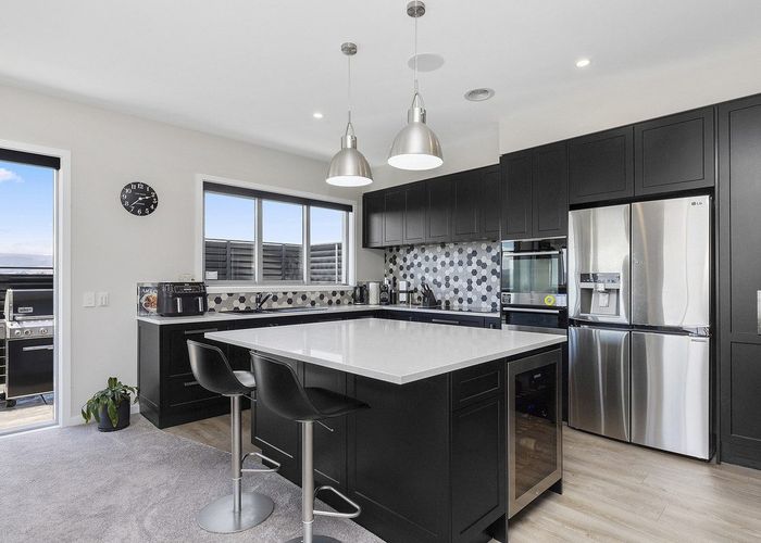  at 115 Endeavour Drive, Whitby, Porirua