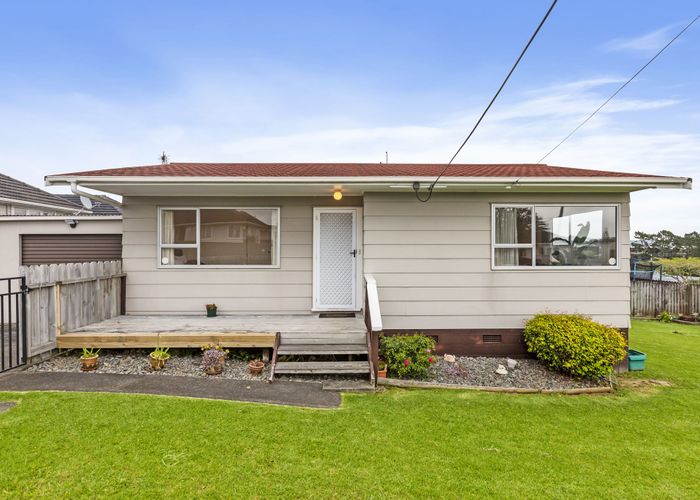  at 1/57 Amberley Avenue, Te Atatū South, Auckland