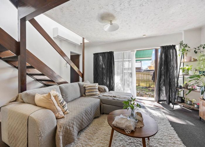  at 8/5 Koromiko Street, New Lynn, Waitakere City, Auckland
