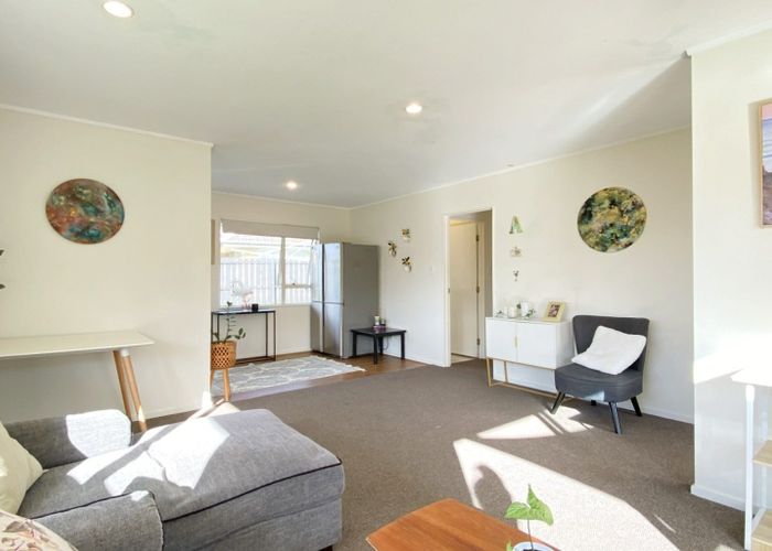  at 14 Legacy Drive, Henderson, Waitakere City, Auckland