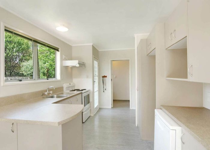  at 15 Casuarina Road, Half Moon Bay, Auckland