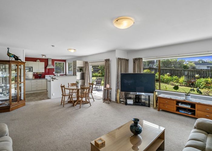  at 85 Weatherly Road, Torbay, Auckland