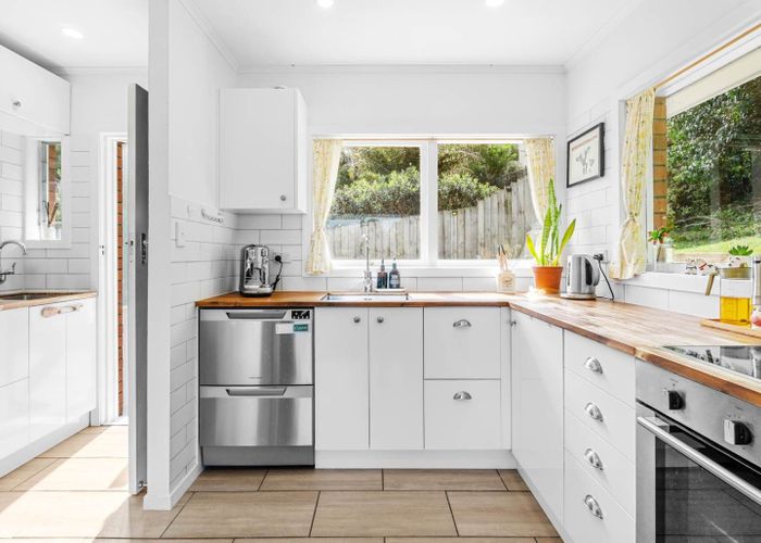  at 2/55 Ayton Drive, Totara Vale, North Shore City, Auckland