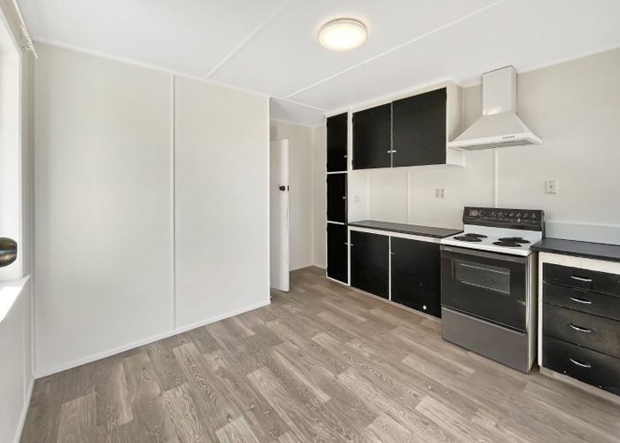  at 32 Roberts Line, Kelvin Grove, Palmerston North, Manawatu / Whanganui