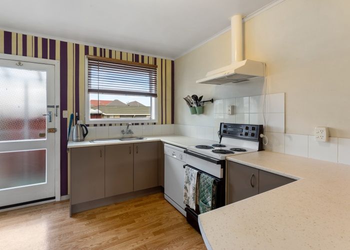  at 2/28 Lyndon Street, Riccarton, Christchurch