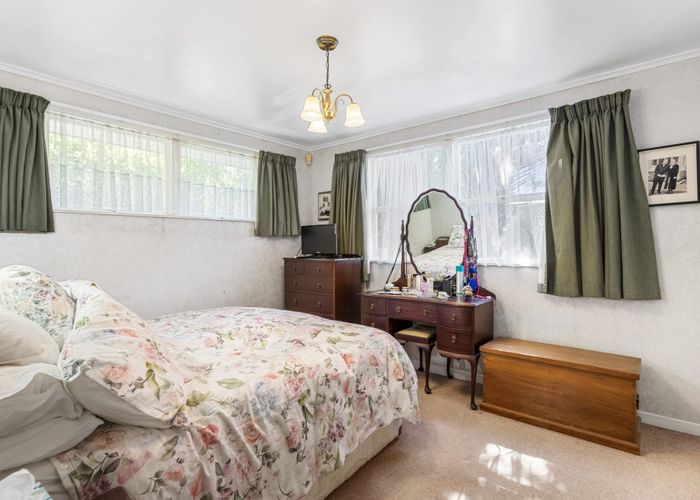  at 612 Glenfield Road, Bayview, Auckland