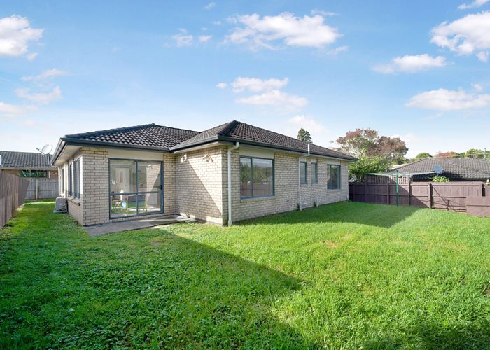  at 9 Woodbank Drive, Glen Eden, Waitakere City, Auckland