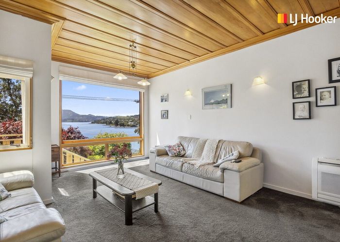  at 33 Marine Parade, Macandrew Bay, Dunedin