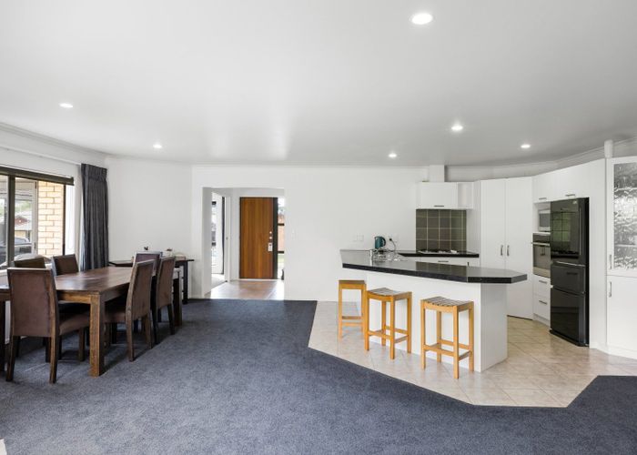  at 10 Everton Place, Grandview Heights, Hamilton