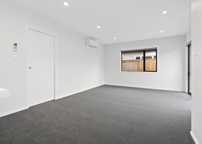  at 2/74 Claude Street, Fairfield, Hamilton