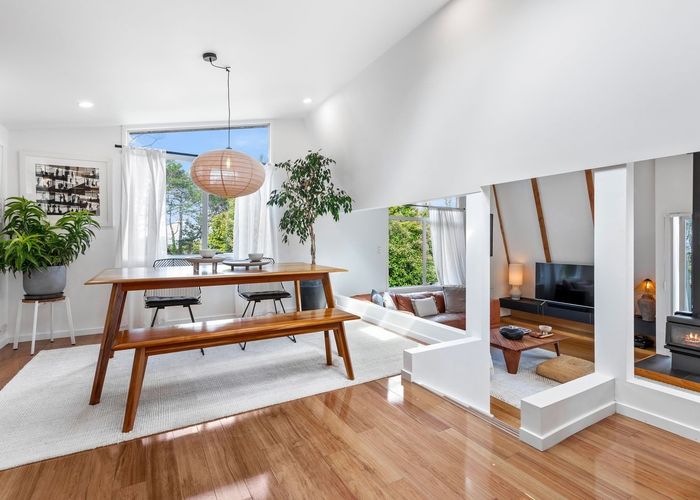  at 1000 East Coast Road, Northcross, Auckland