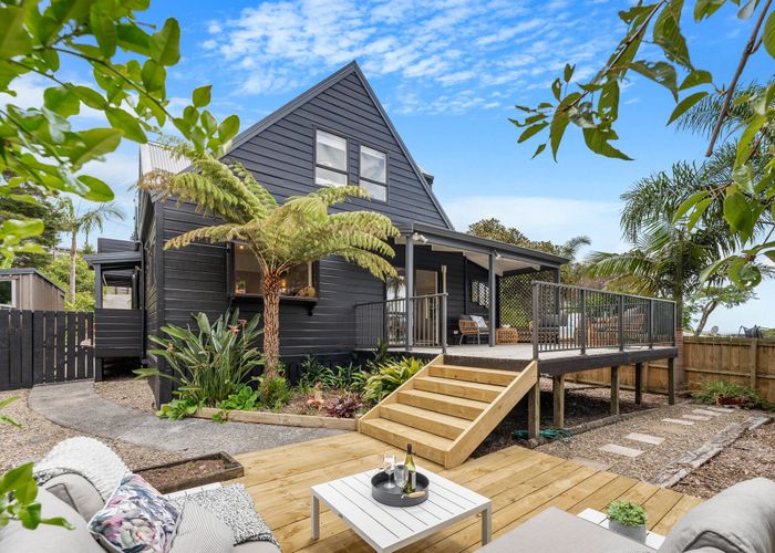  at 6 Elliston Crescent, Stanmore Bay, Whangaparaoa