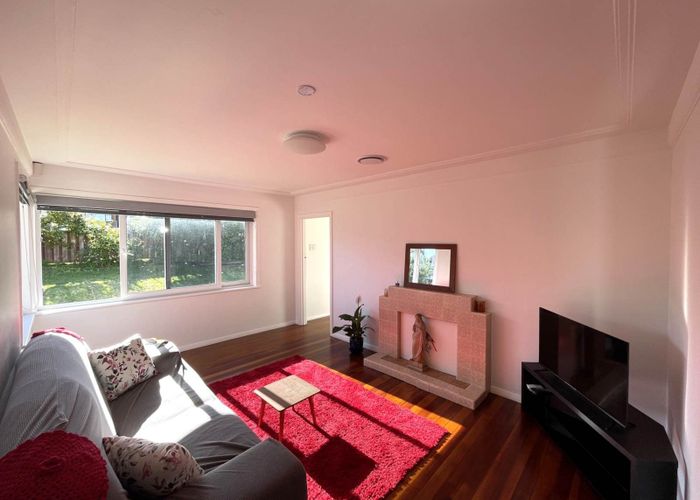  at 1584 Dominion Road Extension, Mount Roskill, Auckland