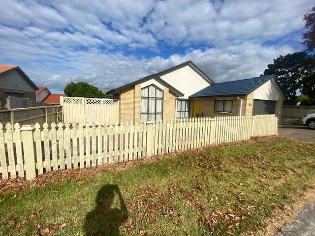  at 240 Botany Road, Botany Downs, Manukau City, Auckland