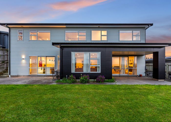  at 87 Endeavour Drive, Whitby, Porirua