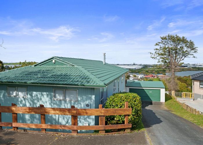  at 40 Ellesmere Crescent, Pakuranga Heights, Manukau City, Auckland