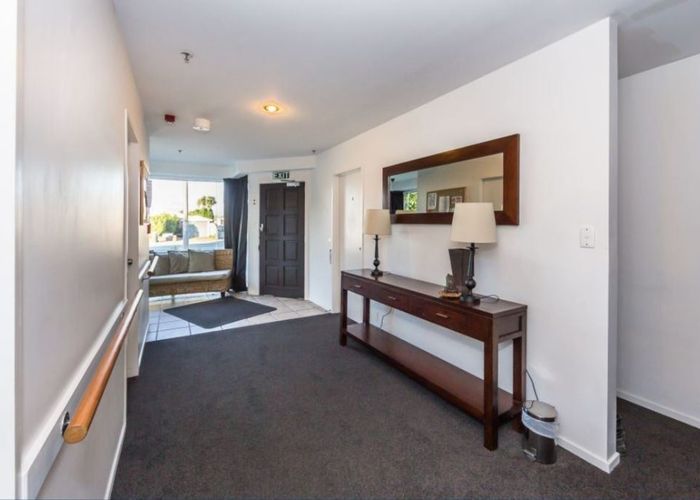  at 9 Straven Road, Riccarton, Christchurch City, Canterbury